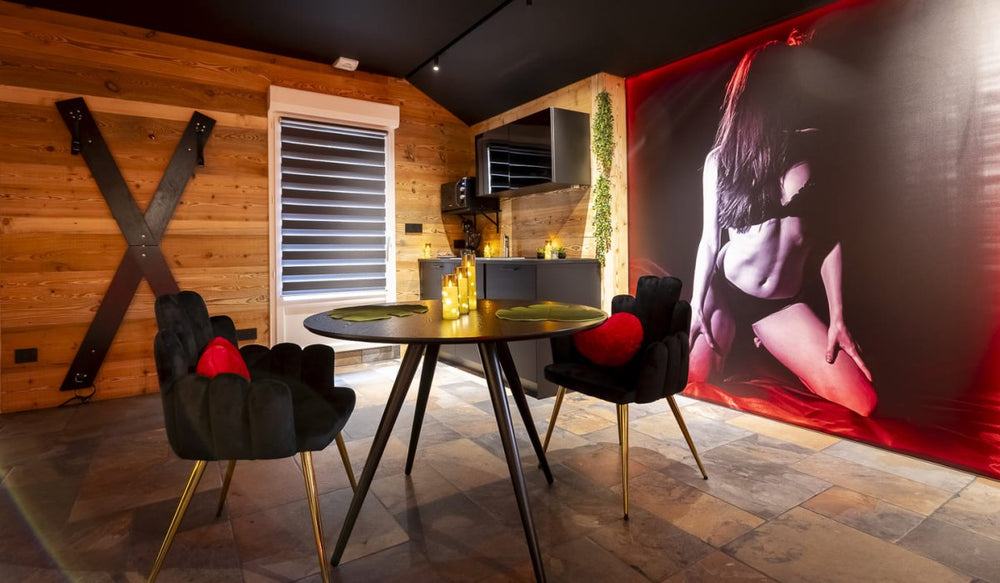 Luxury love room Tentation - Love’nSpa - weekend en amoureux, love rooms avec spa ou jacuzzi privatif7 de Love Room Tentation