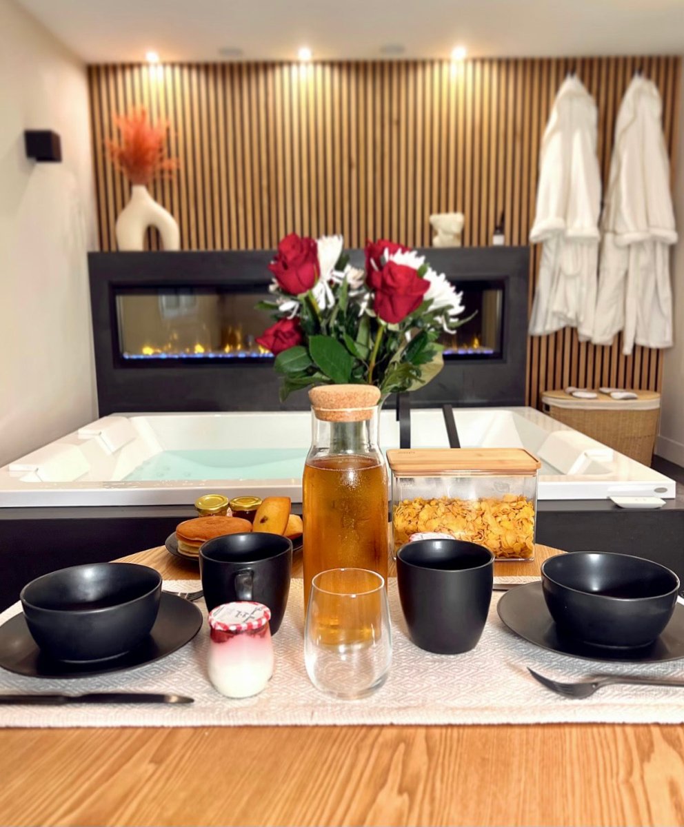 Maison Nina, suites d’exception - 1 - Love’nSpa - weekend en amoureux, love rooms avec spa ou jacuzzi privatif12 de Maison Nina, suites d’exception - 1