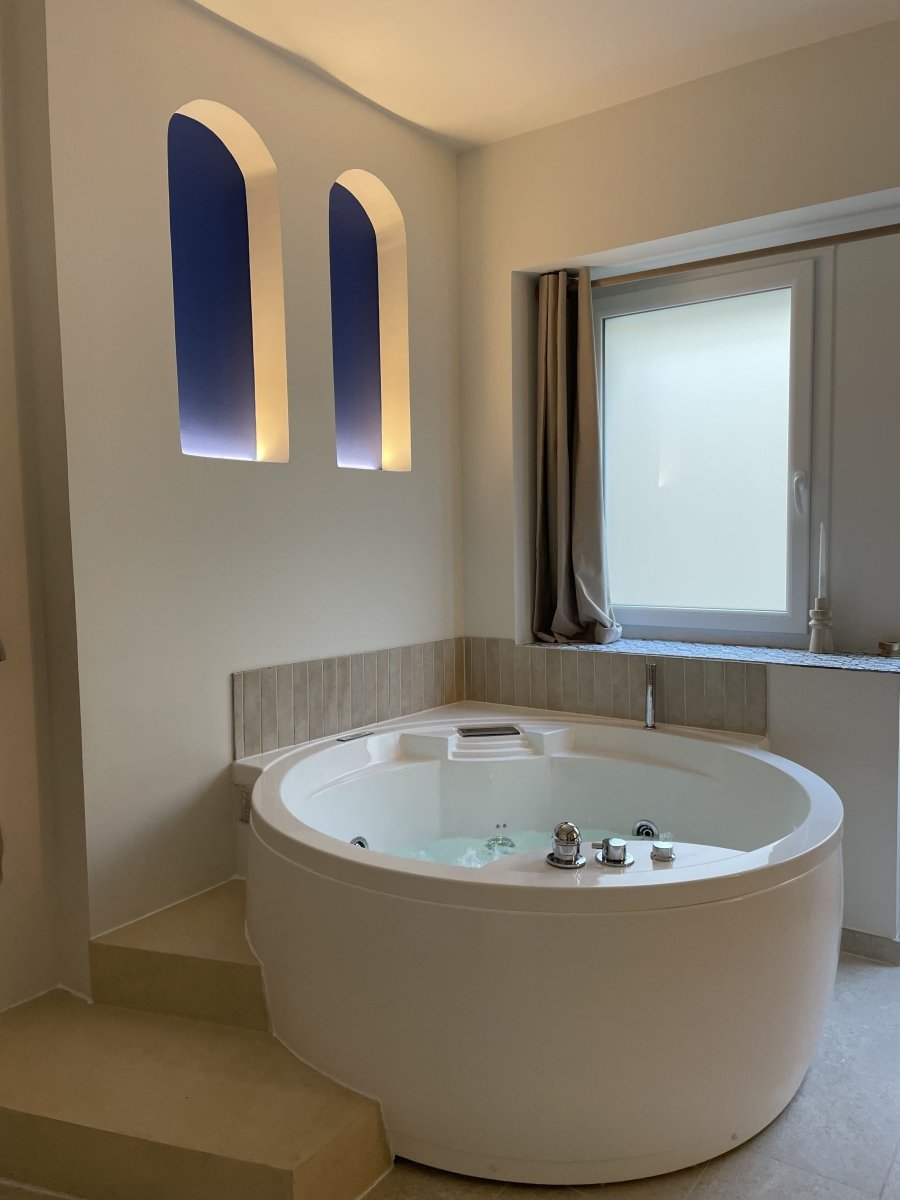 Maison Odyssea - Love’nSpa - weekend en amoureux, love rooms avec spa ou jacuzzi privatif11 de Maison Odyssea