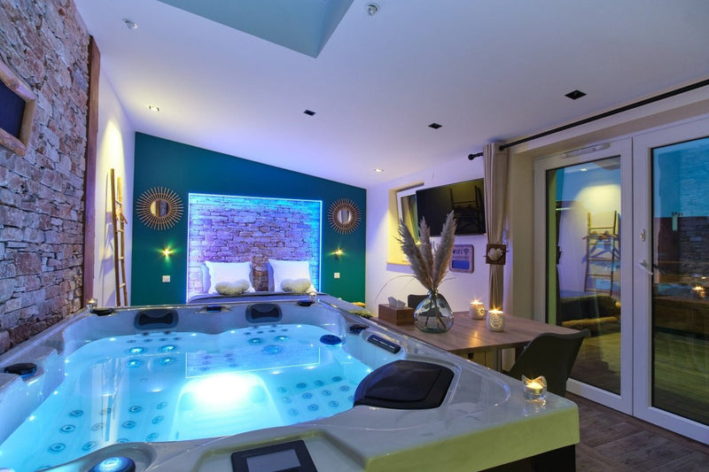 Mini toy - Love’nSpa - weekend en amoureux, love rooms avec spa ou jacuzzi privatif3 de Mini toy