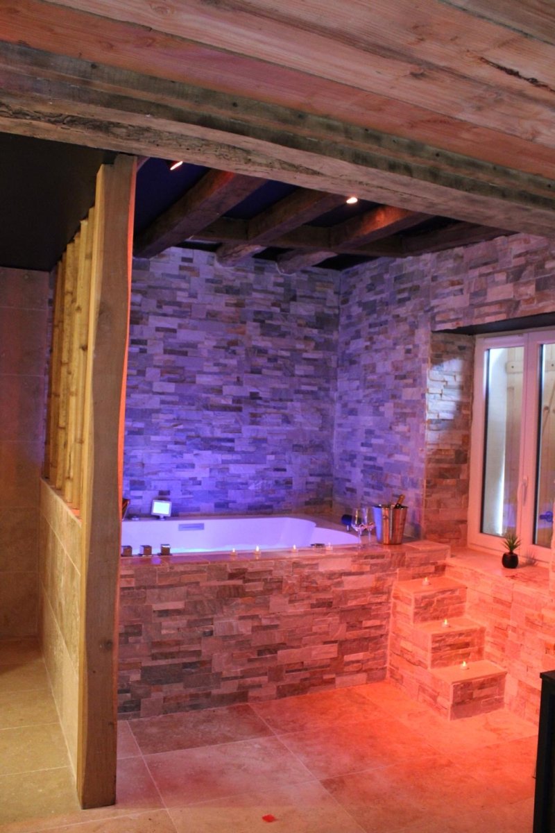 Nature & Love - La maison Love - Love’nSpa - weekend en amoureux, love rooms avec spa ou jacuzzi privatif9 de Nature & Love - La maison Love