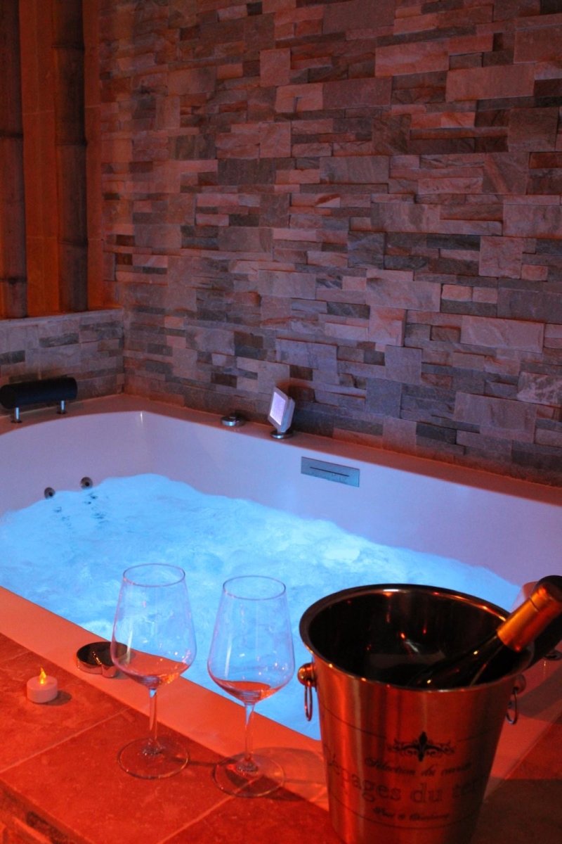 Nature & Love - La maison Love - Love’nSpa - weekend en amoureux, love rooms avec spa ou jacuzzi privatif4 de Nature & Love - La maison Love
