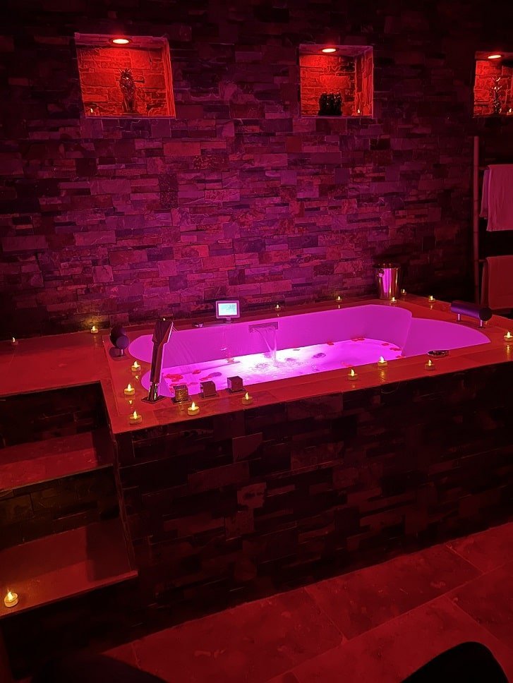 Nature & Love - La maison Nature - Love’nSpa - weekend en amoureux, love rooms avec spa ou jacuzzi privatif6 de Nature & Love - La maison Nature