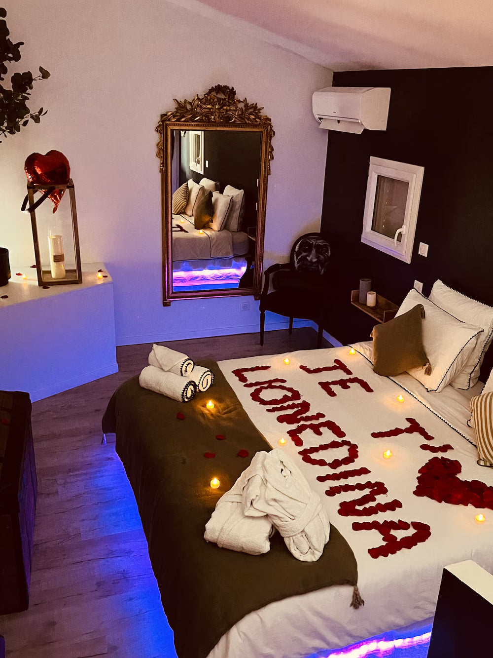 NOVELIA • Loveroom Chic avec Spa & Piscine • 15 min Toulouse - Love’nSpa - weekend en amoureux, love rooms avec spa ou jacuzzi privatif29 de NOVELIA • Loveroom Chic avec Spa & Piscine • 15 min Toulouse