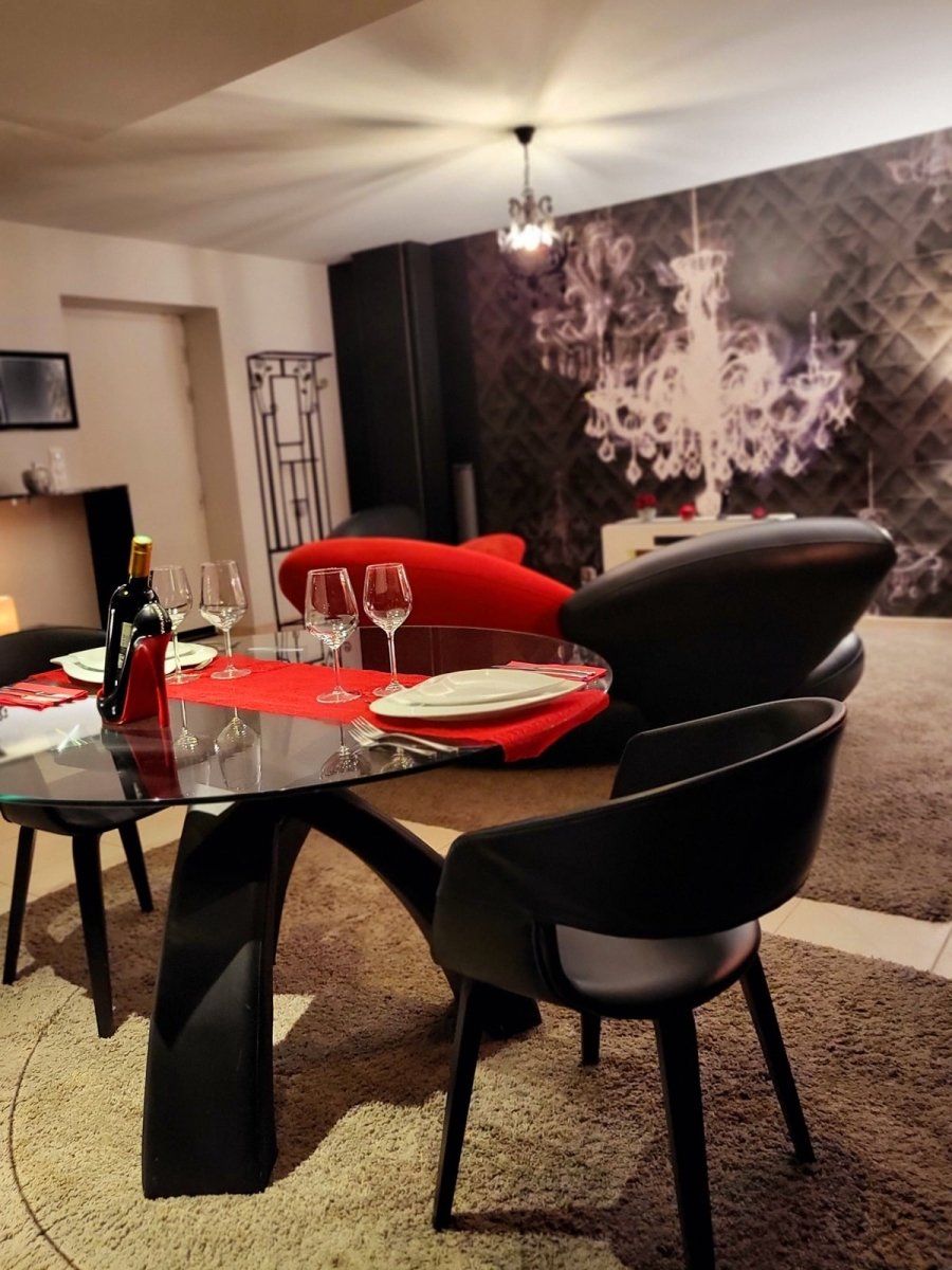 Nuances d’Alcoves - Love’nSpa - weekend en amoureux, love rooms avec spa ou jacuzzi privatif3 de Shades of Alcoves