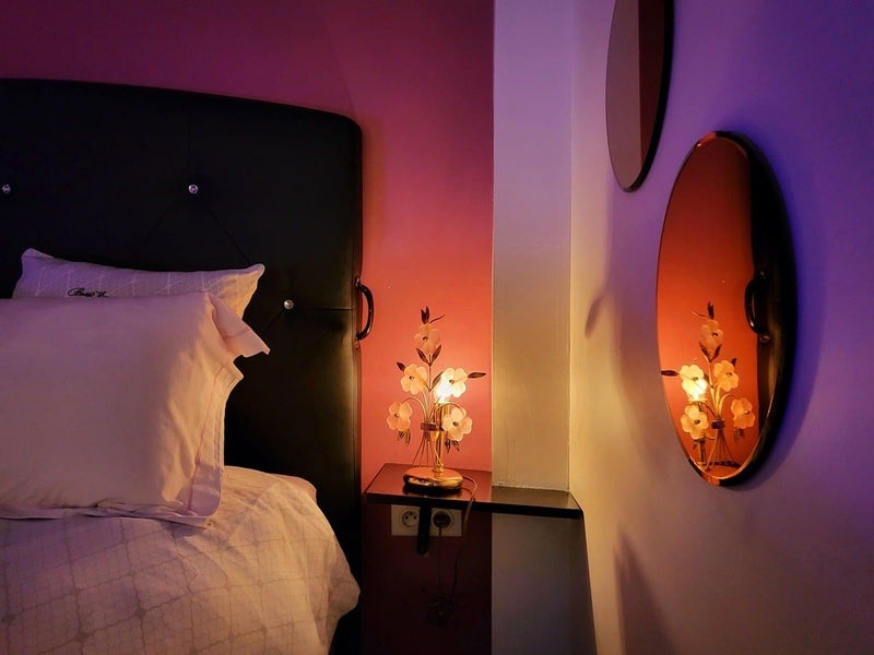 Nuances d’Alcoves - Love’nSpa - weekend en amoureux, love rooms avec spa ou jacuzzi privatif4 de Shades of Alcoves