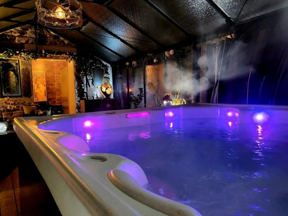 Nuances d’Alcoves - Love’nSpa - weekend en amoureux, love rooms avec spa ou jacuzzi privatif1 de Shades of Alcoves