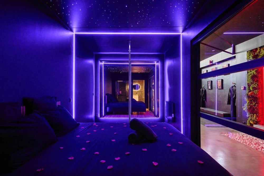 Ô Diable Des Plaisirs - La Dominatrice - Love’nSpa - weekend en amoureux, love rooms avec spa ou jacuzzi privatif1 de Ô Diable Des Plaisirs - La Dominatrice