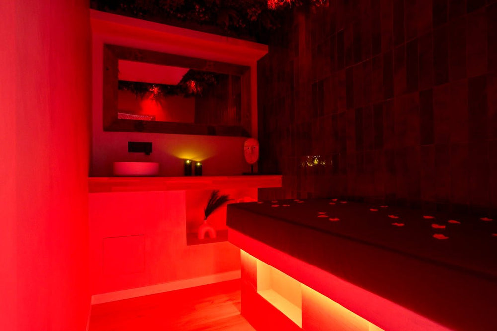 Ô Diable Des Plaisirs - La Soumise - Love’nSpa - weekend en amoureux, love rooms avec spa ou jacuzzi privatif5 de Ô Diable Des Plaisirs - La Soumise