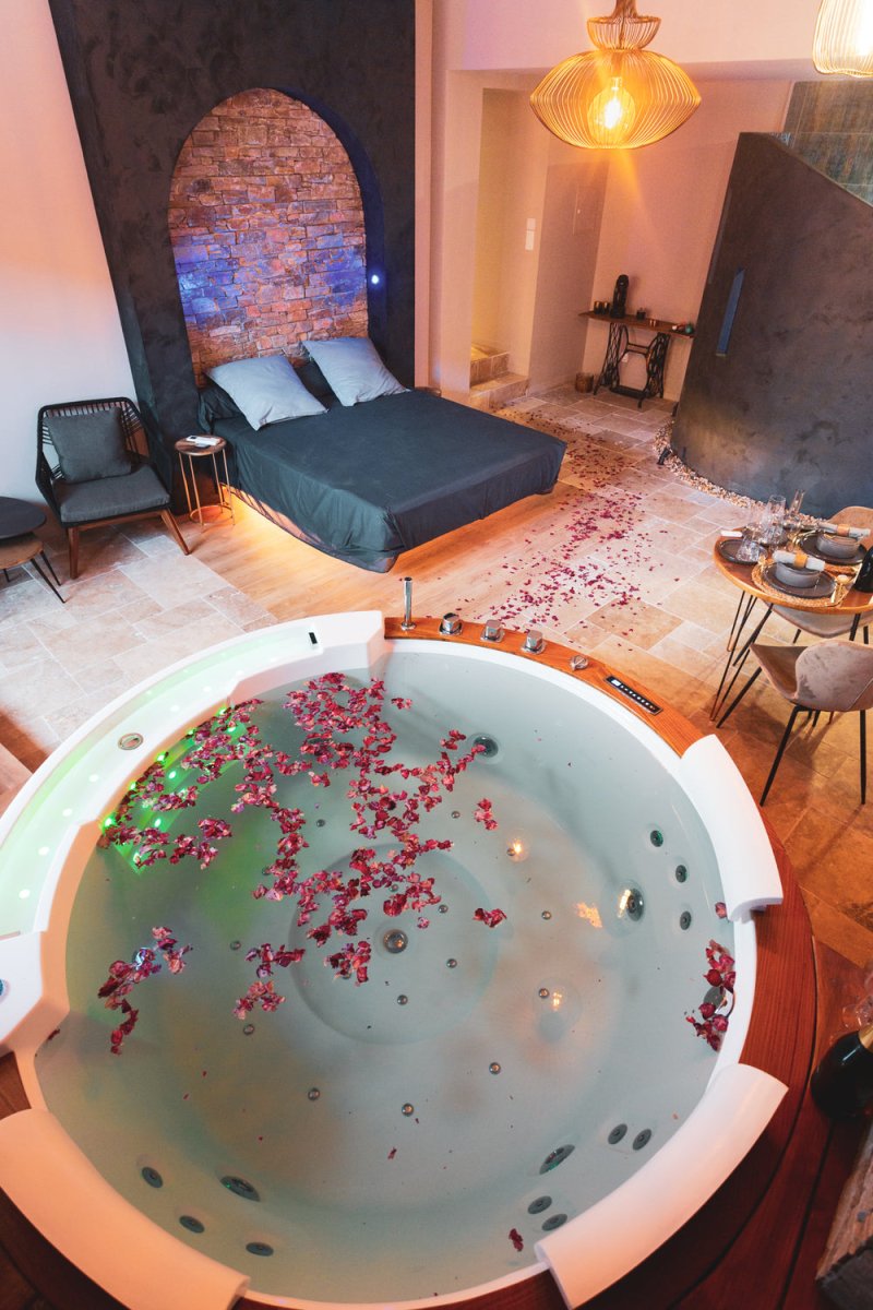 Ô plaisir des sens - Love’nSpa - weekend en amoureux, love rooms avec spa ou jacuzzi privatif7 de Ô plaisir des sens