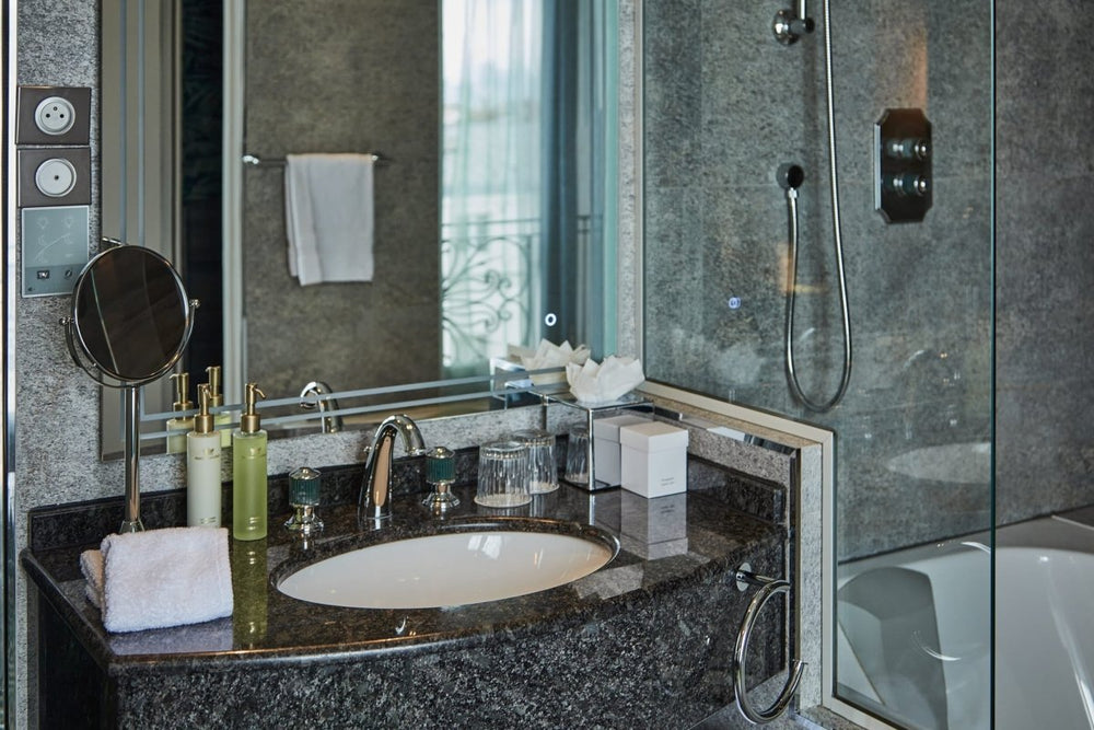Paris j'Adore Hotel & Spa ***** Chambre Boudoir - Love’nSpa - weekend en amoureux, love rooms avec spa ou jacuzzi privatif9 de Paris j'Adore Hotel & Spa ***** Chambre Boudoir