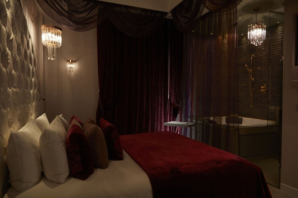 Paris j'Adore Hotel & Spa ***** - Chambre Deluxe Précieuse - Love’nSpa - weekend en amoureux, love rooms avec spa ou jacuzzi privatif6 de Paris j'Adore Hotel & Spa ***** Chambre Deluxe Précieuse
