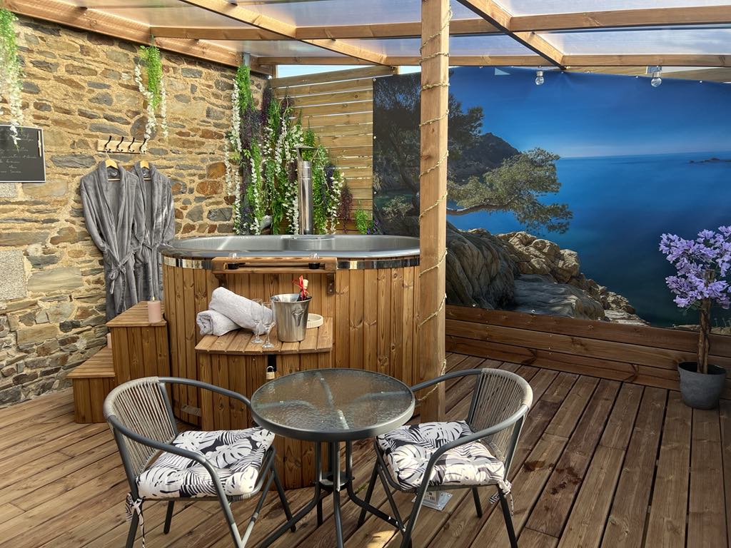 Pause Romantique - Love’nSpa - weekend en amoureux, love rooms avec spa ou jacuzzi privatifPause Romantique