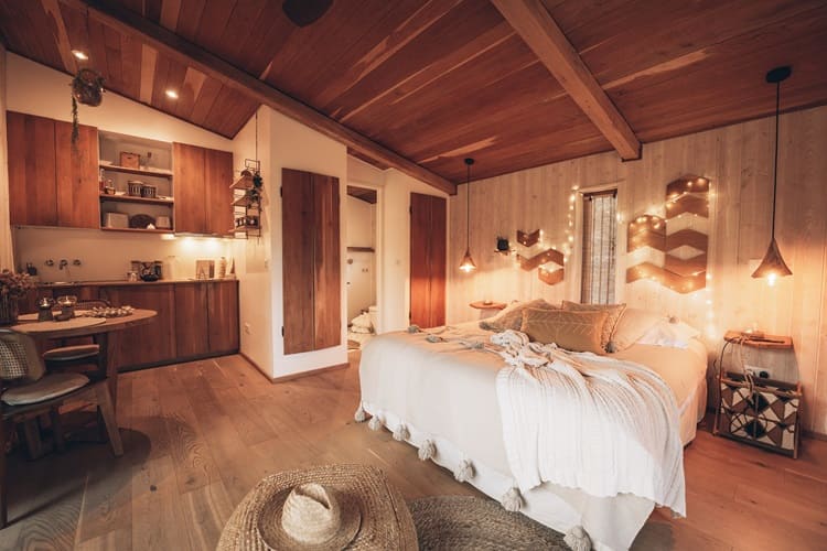 Pella Roca - Cabane Spa 1 - Love’nSpa - weekend en amoureux, love rooms avec spa ou jacuzzi privatifPella Roca - Cabane Spa 1