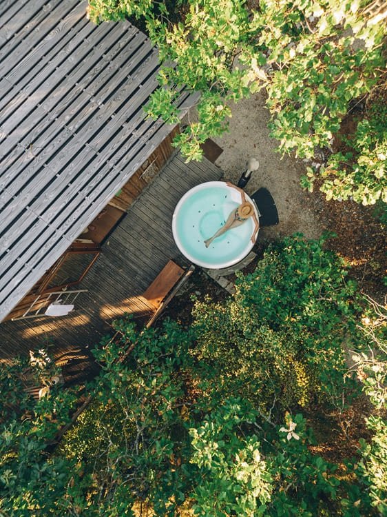 Pella Roca - Cabane Spa 2 - Love’nSpa - weekend en amoureux, love rooms avec spa ou jacuzzi privatif12 de Pella Roca - Cabane Spa 2