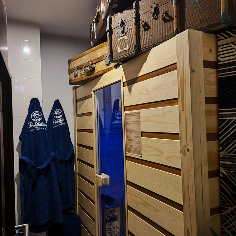 PROHIBITION - Love & Atypique Room - Love’nSpa - weekend en amoureux, love rooms avec spa ou jacuzzi privatif1 de PROHIBITION - Love & Atypique Room
