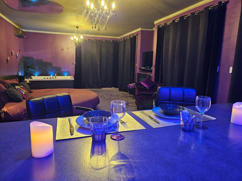 Purple Lovt - Love’nSpa - weekend en amoureux, love rooms avec spa ou jacuzzi privatif13 de Purple Lovt