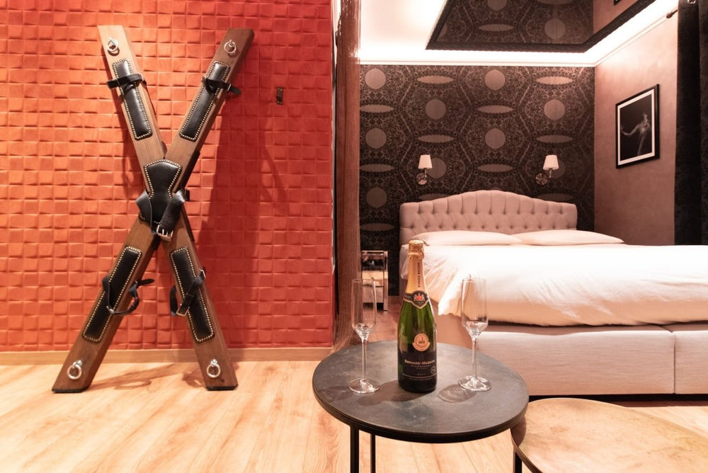 Roomeo Nights - Love’nSpa - weekend en amoureux, love rooms avec spa ou jacuzzi privatif1 de Roomeo Nights
