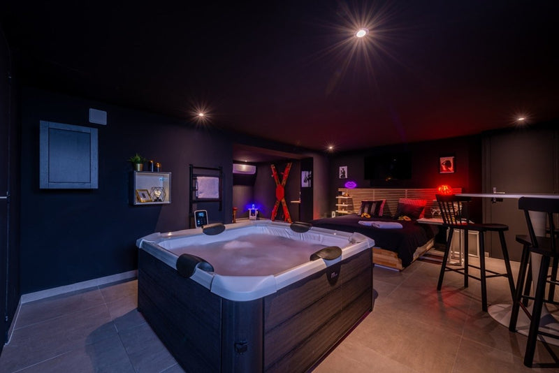 Rose bonbon korng kim chheng - Love’nSpa - weekend en amoureux, love rooms avec spa ou jacuzzi privatif4 de Rose bonbon