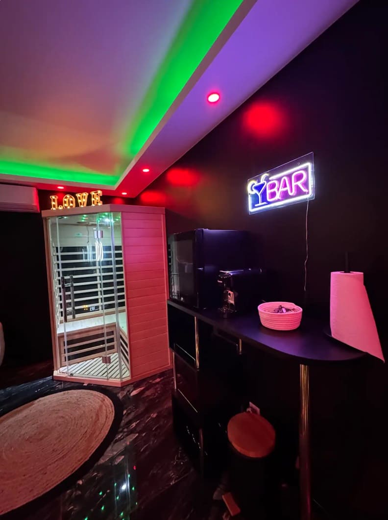 RoyalRoom - Love’nSpa - weekend en amoureux, love rooms avec spa ou jacuzzi privatif5 de RoyalRoom