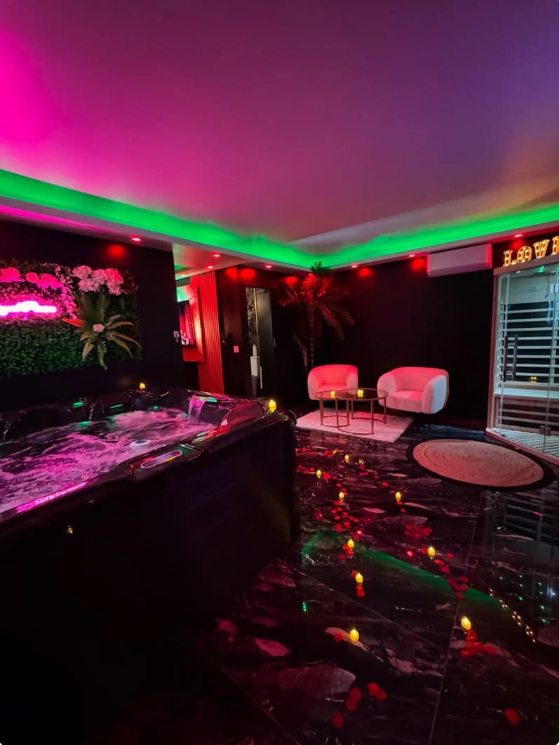 RoyalRoom - Love’nSpa - weekend en amoureux, love rooms avec spa ou jacuzzi privatif6 de RoyalRoom