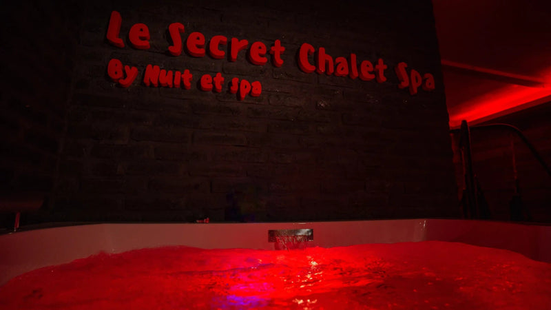 Secret Chalet Spa - Caluire - et - Cuire - Love’nSpa - weekend en amoureux, love rooms avec spa ou jacuzzi privatif3 de Secret Chalet Spa - Caluire-et-Cuire