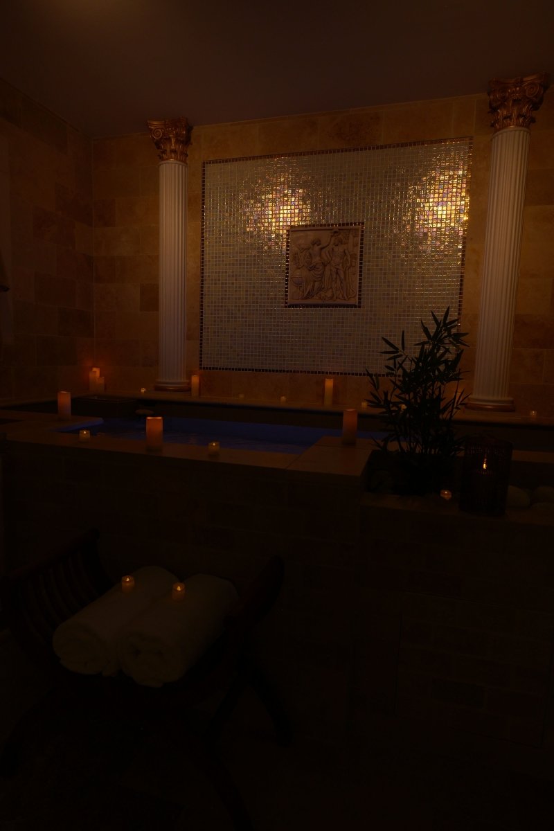 SECRET HOUSE La Villa Rom'Antiqua - Love’nSpa - weekend en amoureux, love rooms avec spa ou jacuzzi privatif10 de SECRET HOUSE La Villa Rom'Antiqua