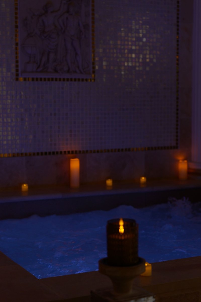 SECRET HOUSE La Villa Rom'Antiqua - Love’nSpa - weekend en amoureux, love rooms avec spa ou jacuzzi privatif8 de SECRET HOUSE La Villa Rom'Antiqua