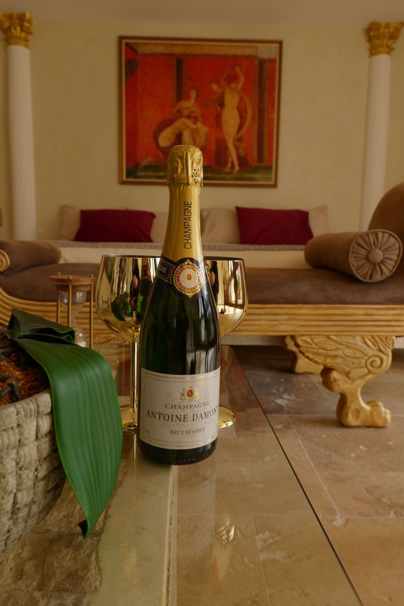 SECRET HOUSE La Villa Rom'Antiqua - Love’nSpa - weekend en amoureux, love rooms avec spa ou jacuzzi privatif18 de SECRET HOUSE La Villa Rom'Antiqua