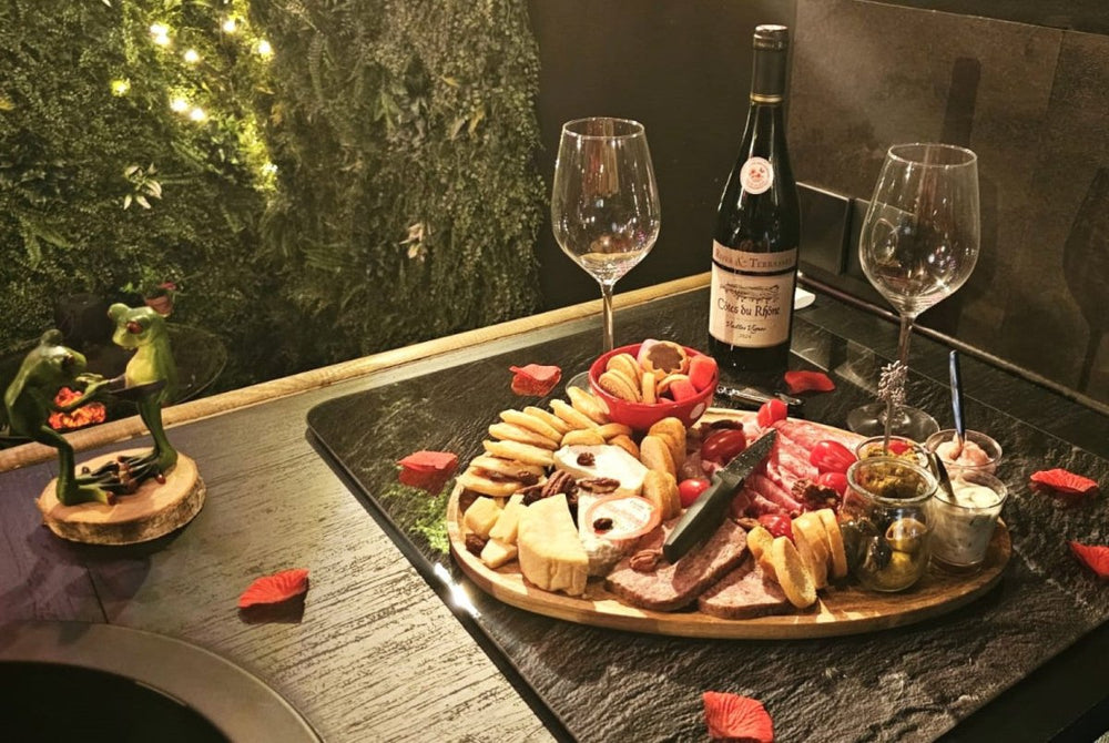 SECRET LOVE GARDEN, Loveroom avec Spa & Champagne - Love’nSpa - weekend en amoureux, love rooms avec spa ou jacuzzi privatif6 de SECRET LOVE GARDEN, Loveroom avec Spa & Champagne
