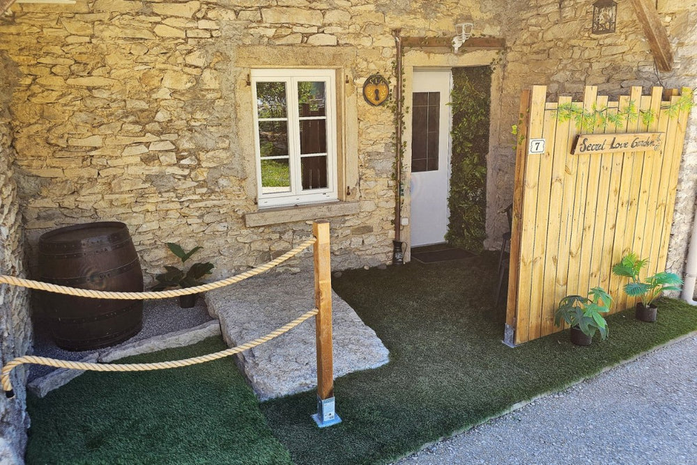 SECRET LOVE GARDEN, Loveroom avec Spa & Champagne - Love’nSpa - weekend en amoureux, love rooms avec spa ou jacuzzi privatif8 de SECRET LOVE GARDEN, Loveroom avec Spa & Champagne