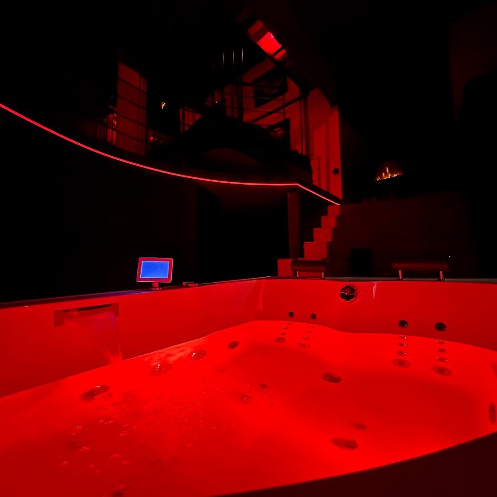 SECRET ROOM DES TRABOULES - Love’nSpa - weekend en amoureux, love rooms avec spa ou jacuzzi privatifSECRET ROOM DES TRABOULES