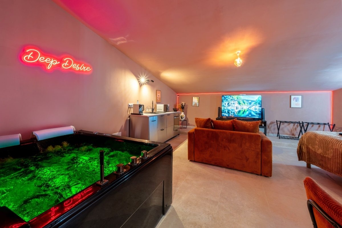 Secret Room - Love’nSpa - weekend en amoureux, love rooms avec spa ou jacuzzi privatifSecret Room