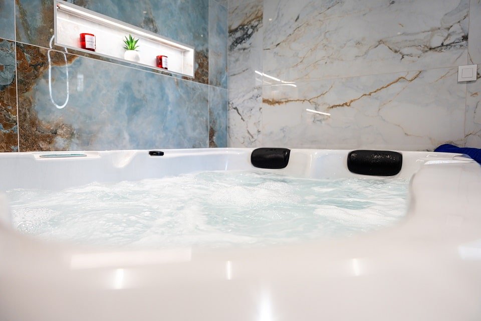 Secret Room Spa Agde - Love’nSpa - weekend en amoureux, love rooms avec spa ou jacuzzi privatif3 de Secret Room Spa Agde