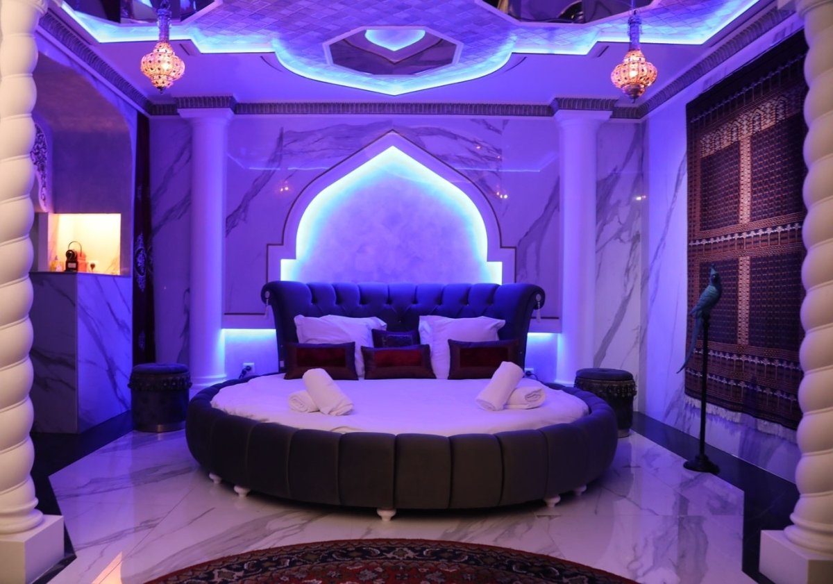 Sheherazade - Love’nSpa - weekend en amoureux, love rooms avec spa ou jacuzzi privatifSheherazade - Lyon Intramuros