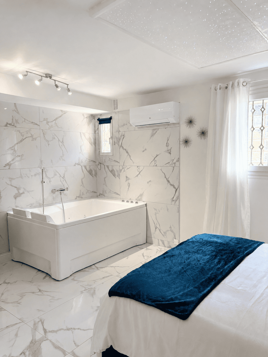 Sous les ciels de jeanne - Love’nSpa - weekend en amoureux, love rooms avec spa ou jacuzzi privatif3 de Sous les ciels de jeanne