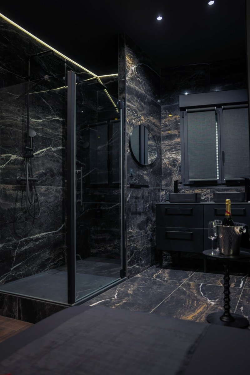 Suite 202 - Love’nSpa - weekend en amoureux, love rooms avec spa ou jacuzzi privatif18 de Suite 202