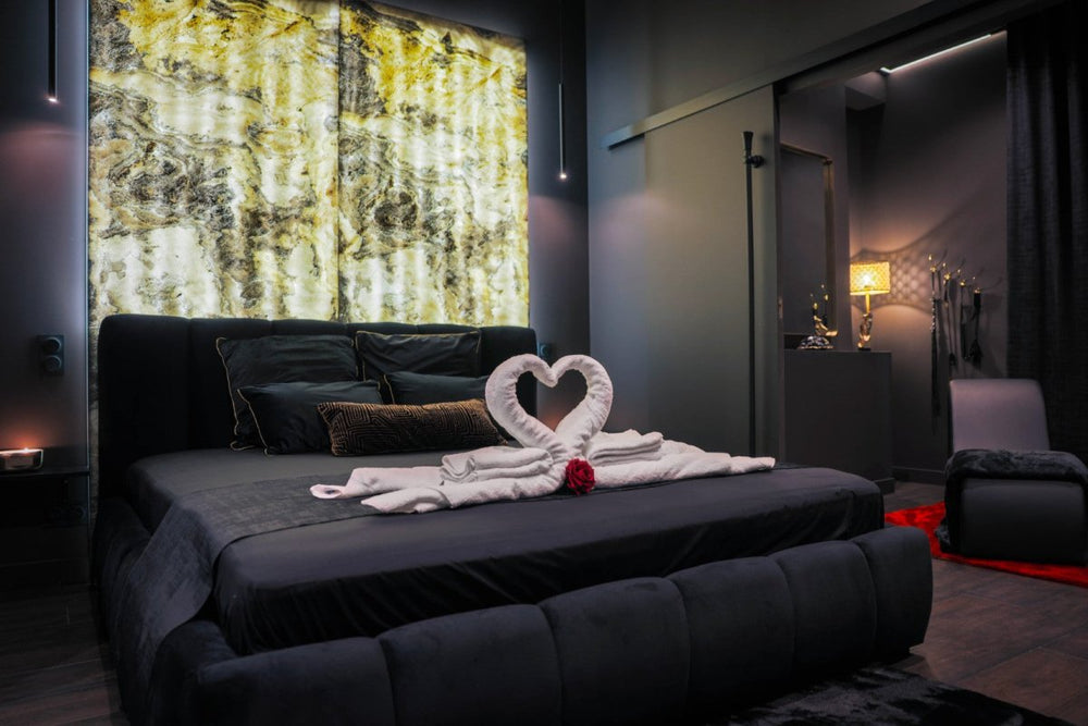 Suite 202 - Love’nSpa - weekend en amoureux, love rooms avec spa ou jacuzzi privatif1 de Suite 202