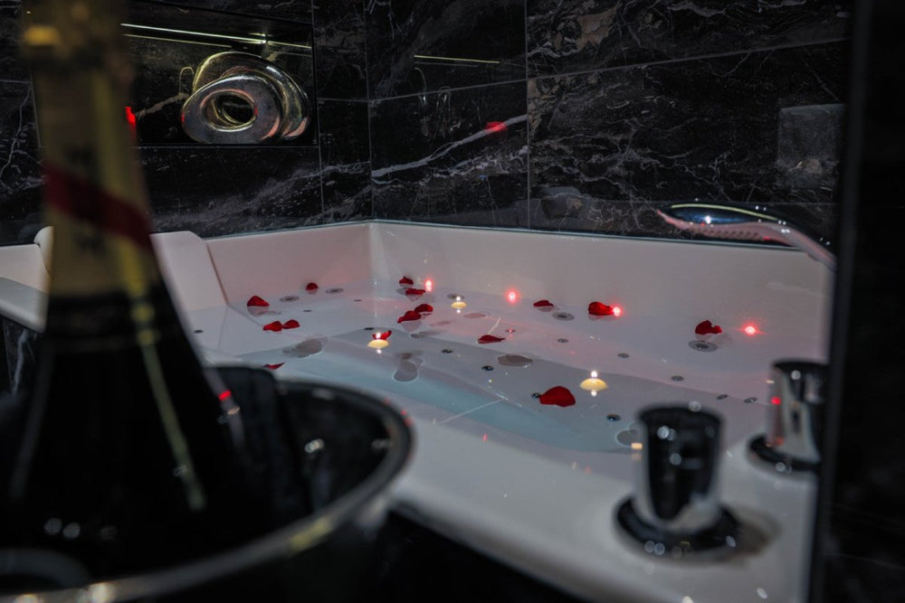 Suite 202 - Love’nSpa - weekend en amoureux, love rooms avec spa ou jacuzzi privatif2 de Suite 202