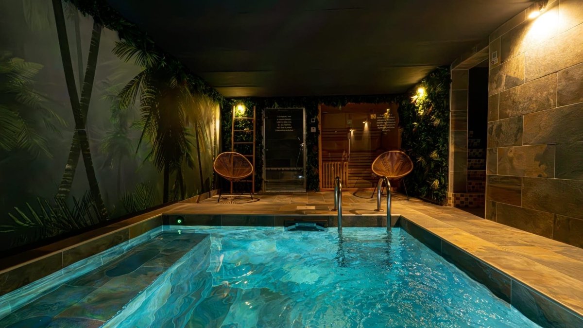 Suite 47 SPA - Pool - Love’nSpa - weekend en amoureux, love rooms avec spa ou jacuzzi privatifSuite 47 SPA - Pool