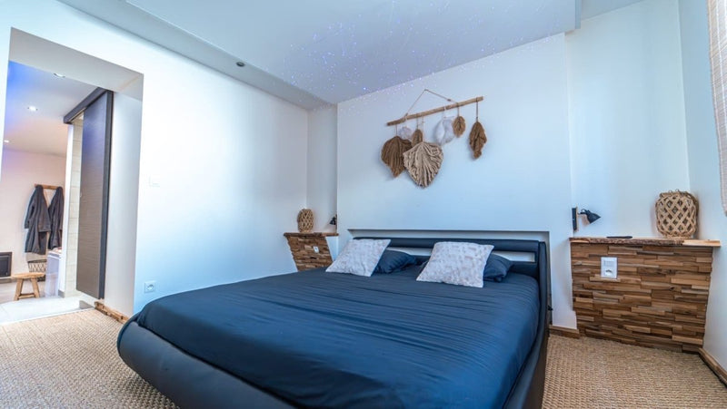 Suite 47 SPA - Wood - Love’nSpa - weekend en amoureux, love rooms avec spa ou jacuzzi privatif4 de Suite 47 SPA - Wood