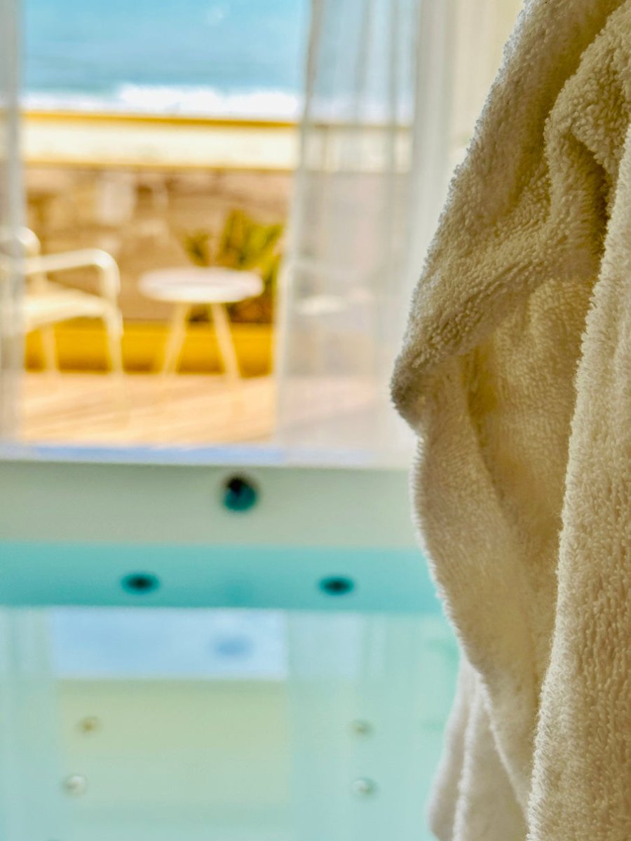 Suite Balnéo Canet - Love’nSpa - weekend en amoureux, love rooms avec spa ou jacuzzi privatif16 de Suite Balnéo Canet