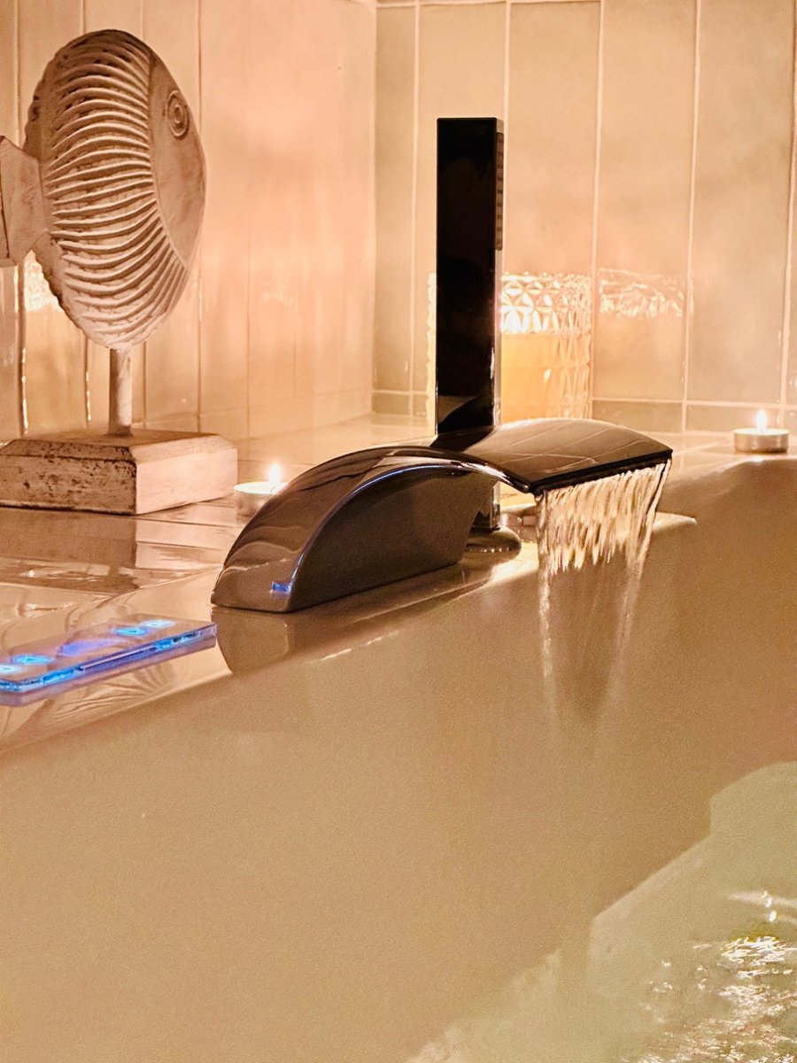 Suite Balnéo Canet - Love’nSpa - weekend en amoureux, love rooms avec spa ou jacuzzi privatif14 de Suite Balnéo Canet