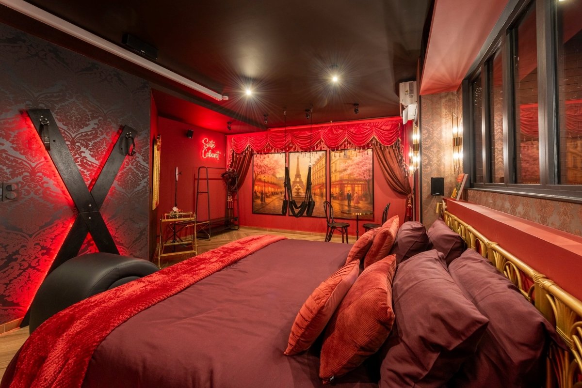 Suite Cabaret - Love’nSpa - weekend en amoureux, love rooms avec spa ou jacuzzi privatifSuite Cabaret