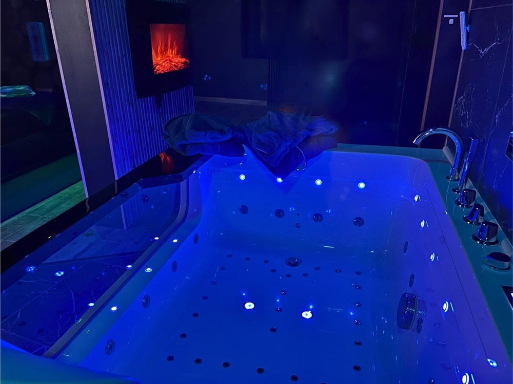 Suite Casanova - Doux Bleu Jeux - Love’nSpa - weekend en amoureux, love rooms avec spa ou jacuzzi privatif12 de Suite Casanova - Doux Bleu Jeux
