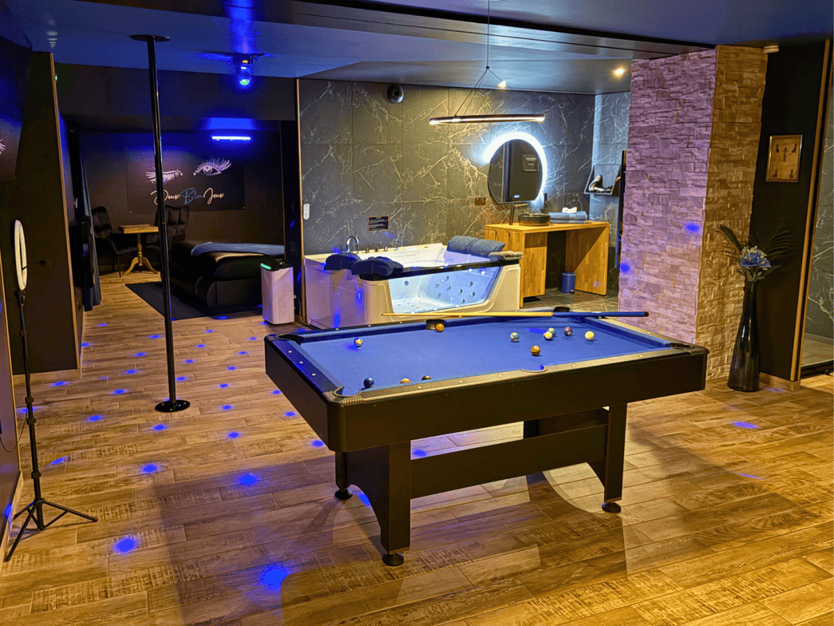 Suite Cléopâtre - Doux Bleu Jeux - Love’nSpa - weekend en amoureux, love rooms avec spa ou jacuzzi privatifSuite Cléopâtre - Doux Bleu Jeux