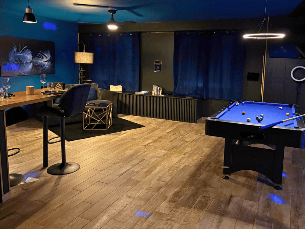 Suite Cléopâtre - Doux Bleu Jeux - Love’nSpa - weekend en amoureux, love rooms avec spa ou jacuzzi privatif16 de Suite Cléopâtre - Doux Bleu Jeux