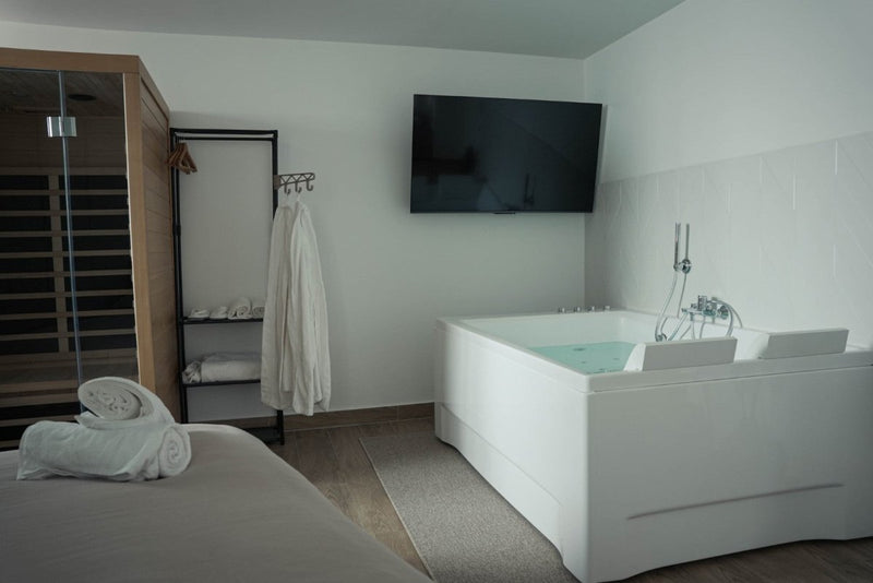 Suite Détente - Love’nSpa - weekend en amoureux, love rooms avec spa ou jacuzzi privatif4 de Suite Détente