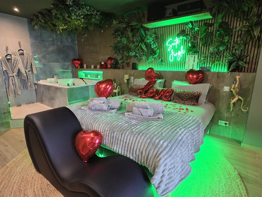 Suite Jungle - Love’nSpa - weekend en amoureux, love rooms avec spa ou jacuzzi privatif13 de Suite Jungle