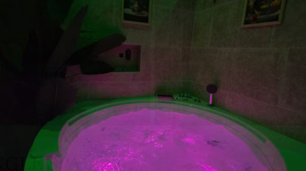 Suite Jungle Spa•Sauna & Balnéo - Love’nSpa - weekend en amoureux, love rooms avec spa ou jacuzzi privatif2 de Suite Jungle Spa•Sauna & Balnéo